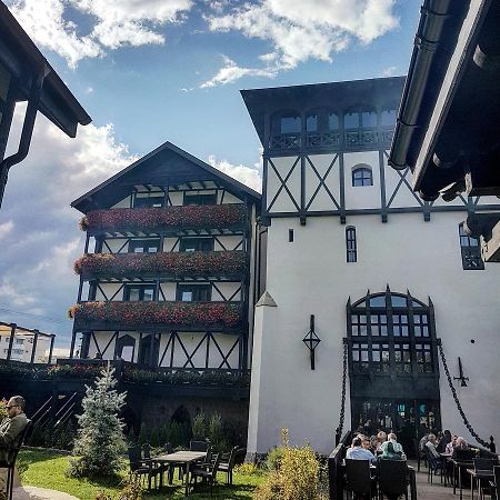 Hotel Podu' Cu Lanturi Bacău Exterior foto