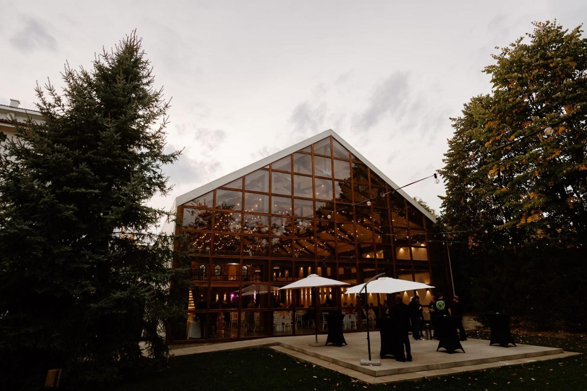 Hotel Podu' Cu Lanturi Bacău Exterior foto